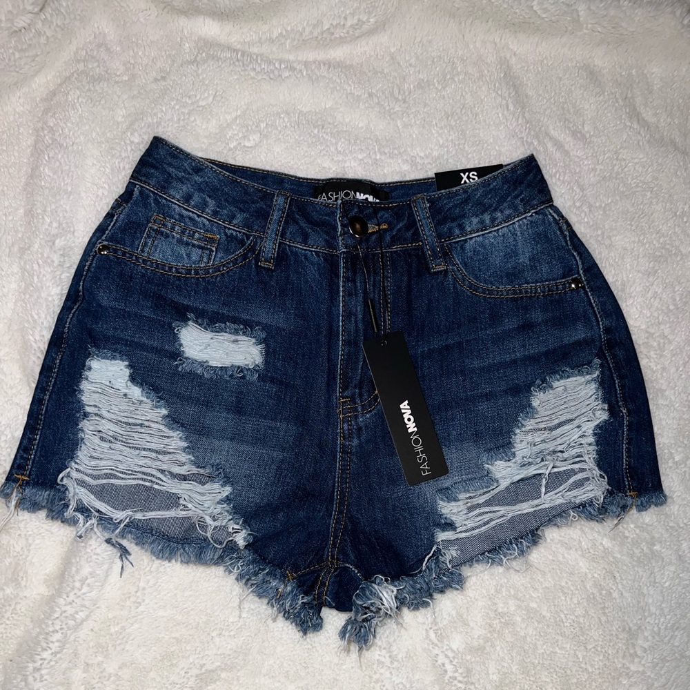 FASHION NOVA XS shortie shorts